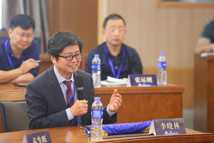李晓林教授在精算教育分论坛上发言