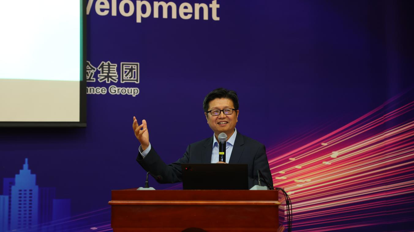 图15:李晓林教授作专题报告